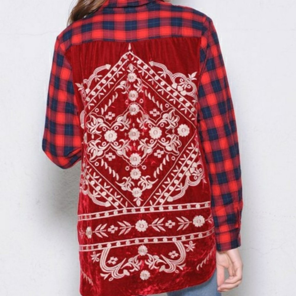 NWOT ** Lightweight GORGEOUS PLAID TOP